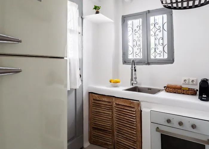 Bonis Windmill Mykonos - By Hospirit *